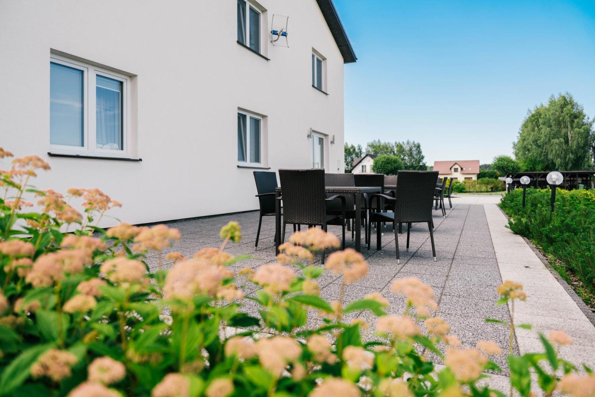 Pokoje Goscinne Lawendowy Dwor Mikoszewo Exteriör bild